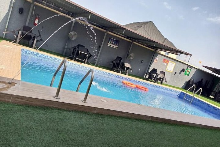 Pool 21 of 48