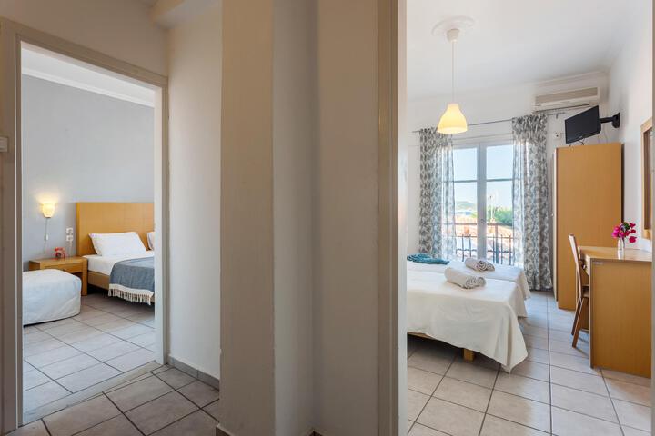 Room 3 of 20