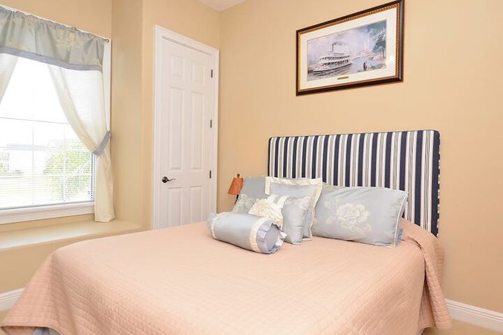 Room 12 of 108