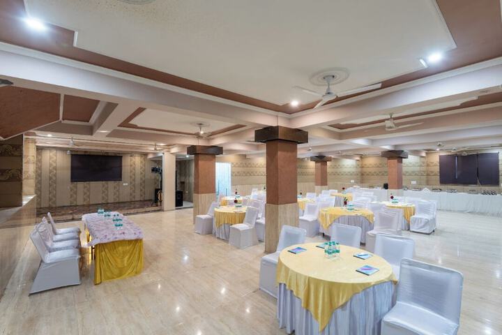 Ballroom/Hall 45 of 59