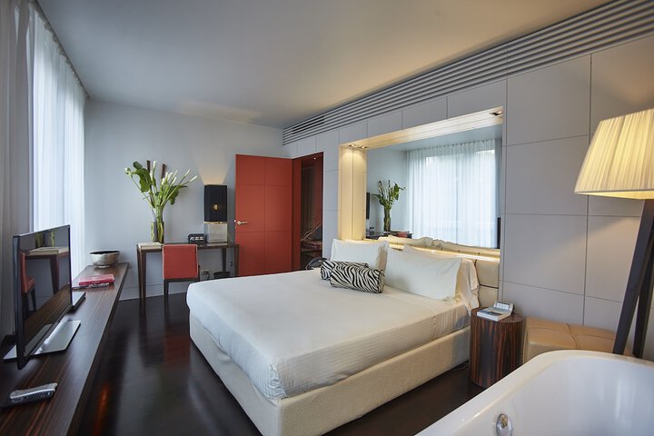 Room 9 of 43