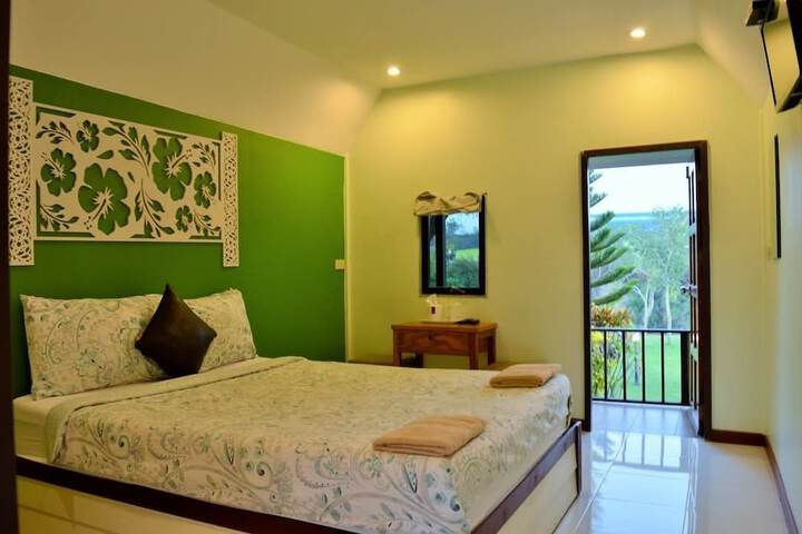 Room 4 of 13