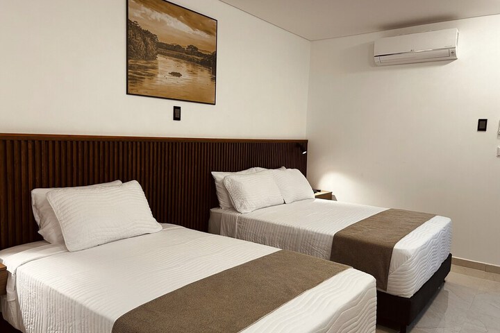 Room 25 of 49
