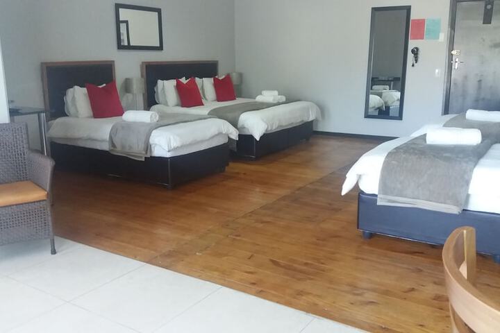 Room 7 of 34