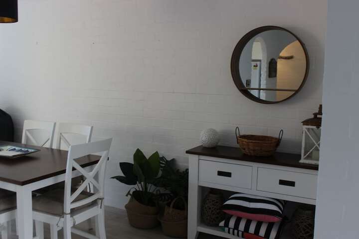 Room 5 of 10