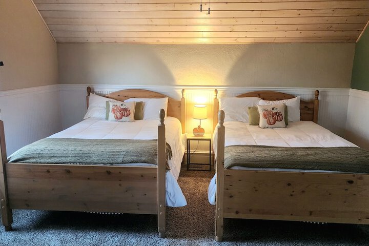 Room 2 of 25