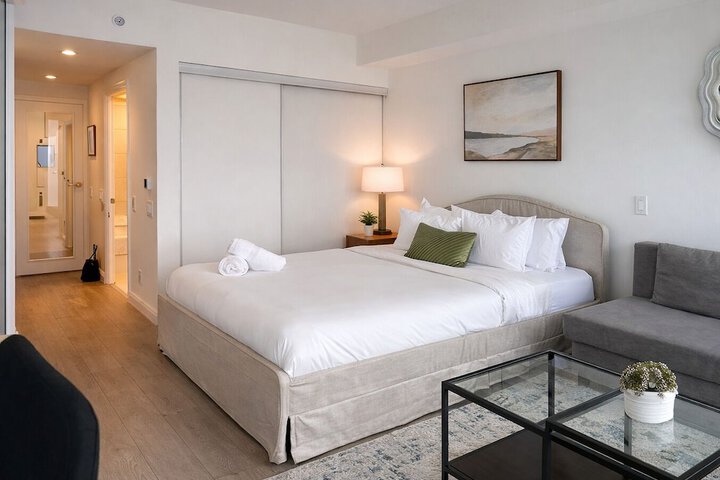 Room 14 of 319