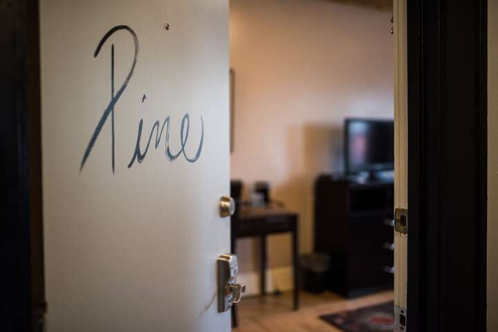 Room 8 of 68