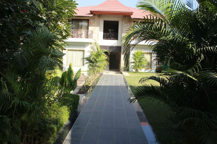 Hotel Exterior 88 of 101