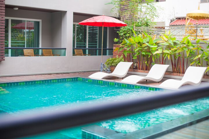 Pool Hotel