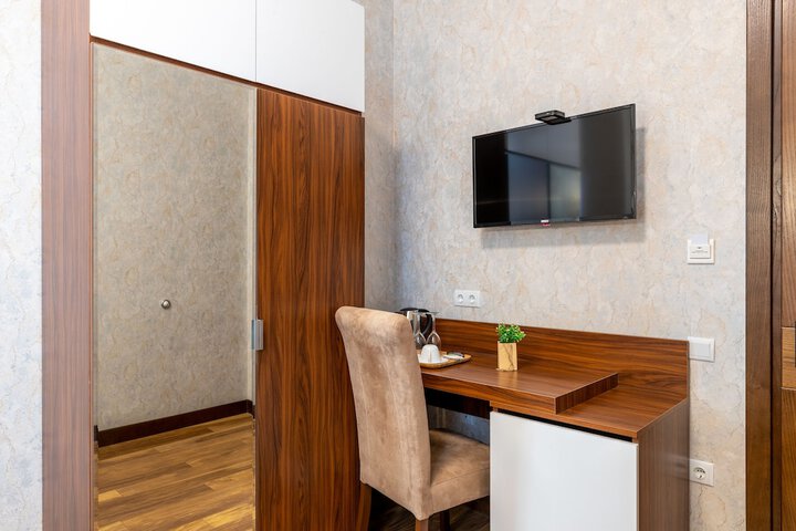 Room 17 of 52