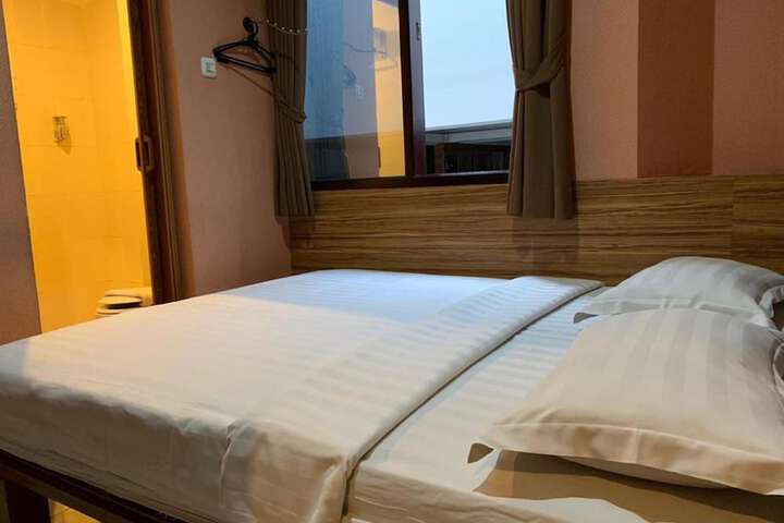 Room 18 of 63