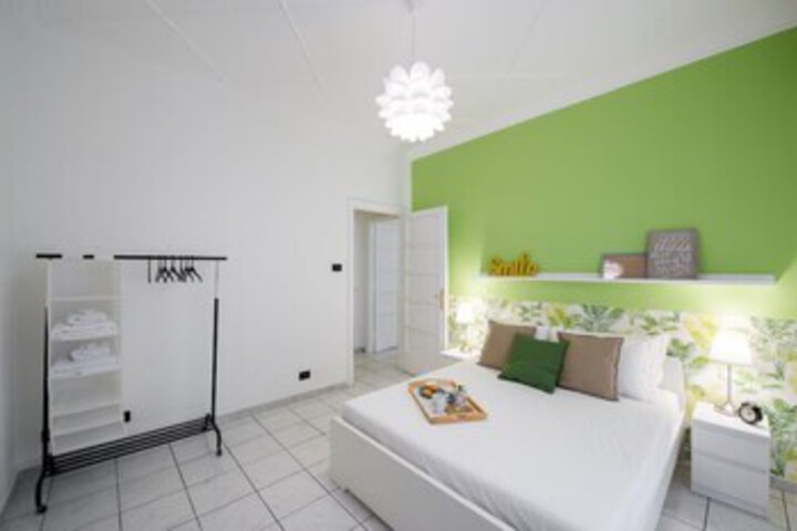 Room 9 of 20