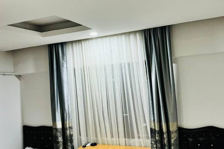 Room 6 of 40