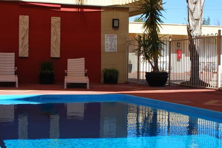 Pool Hotel