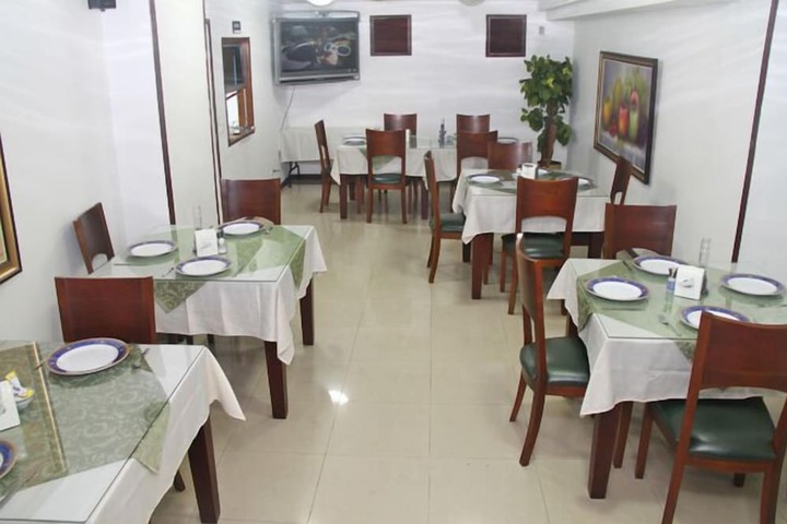 Dining 14 of 18
