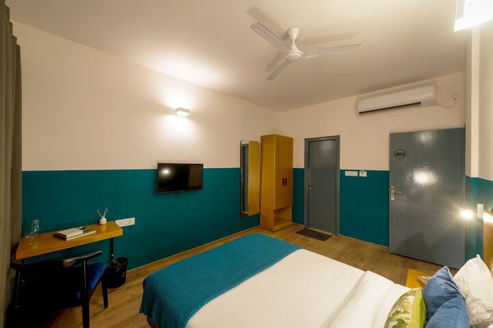 Room 11 of 30