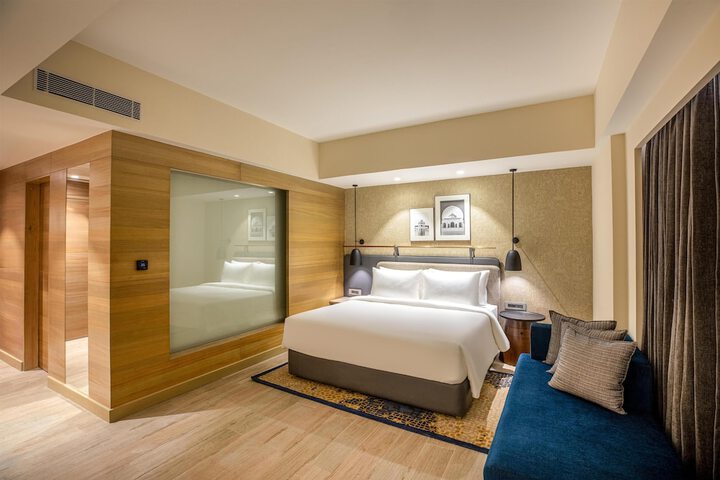 Room 8 of 41