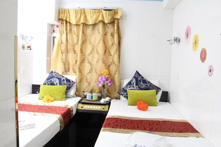 Room 18 of 48