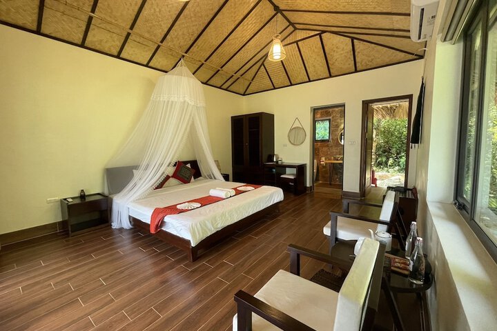 Room 6 of 53