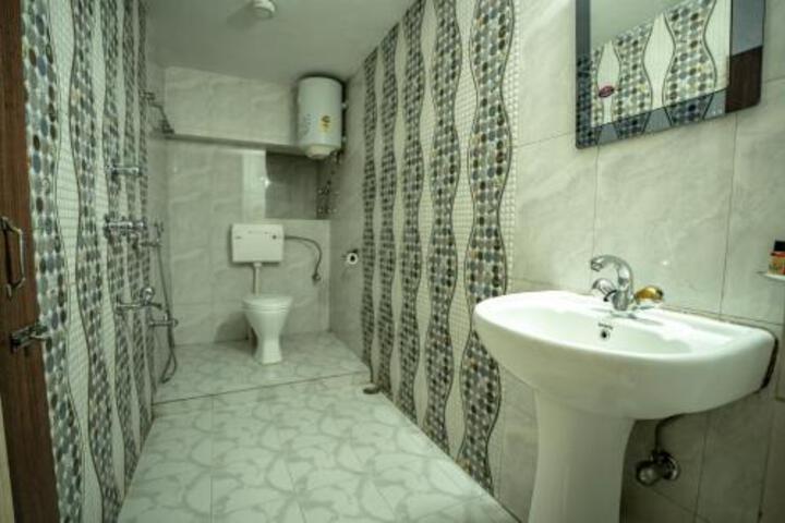 Room 7 of 24