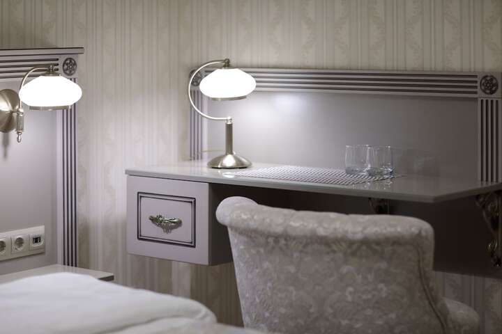 Room 6 of 56
