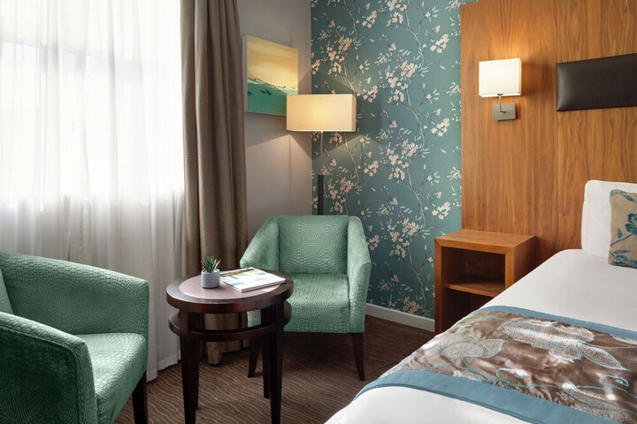Room 18 of 52