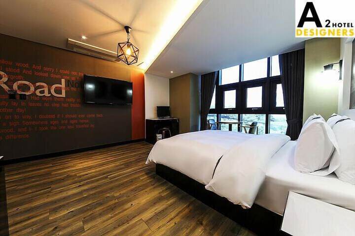 Room 16 of 43