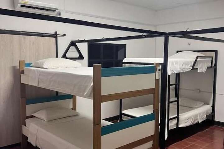 Room 4 of 25