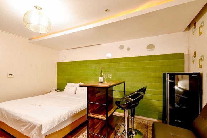 Room 7 of 39