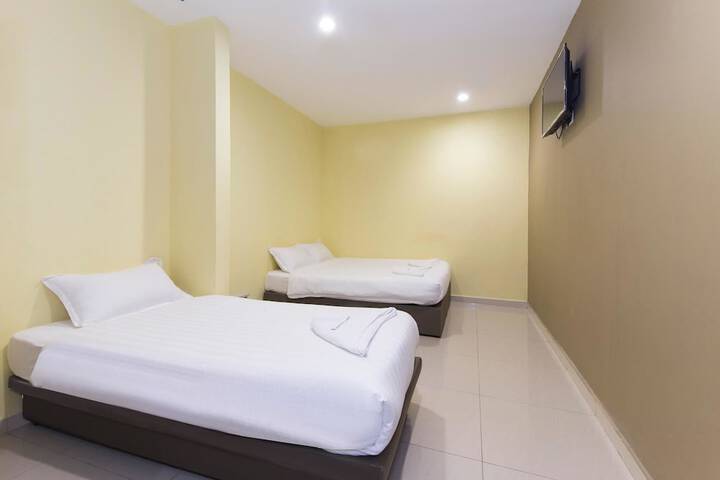 Room 16 of 39