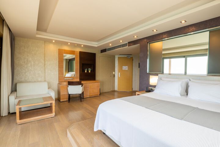 Room 15 of 171