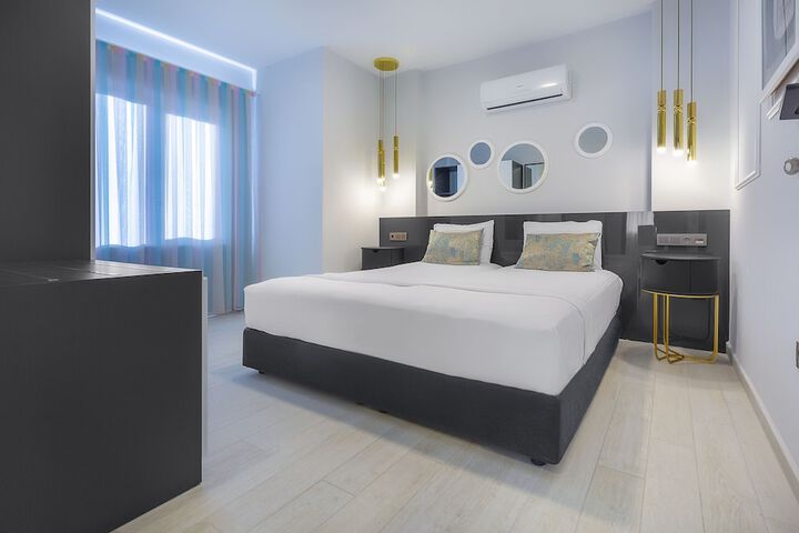 Room 16 of 53
