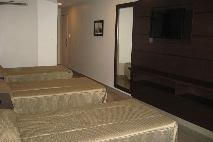 Room 9 of 31
