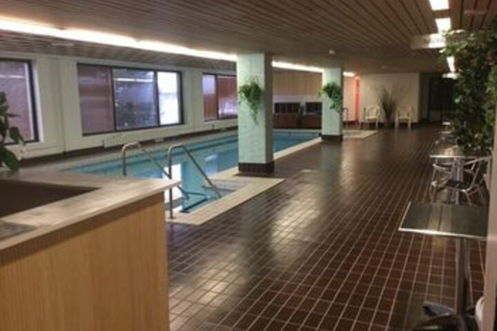 Pool 21 of 32