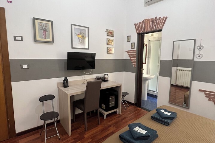 Room 7 of 48
