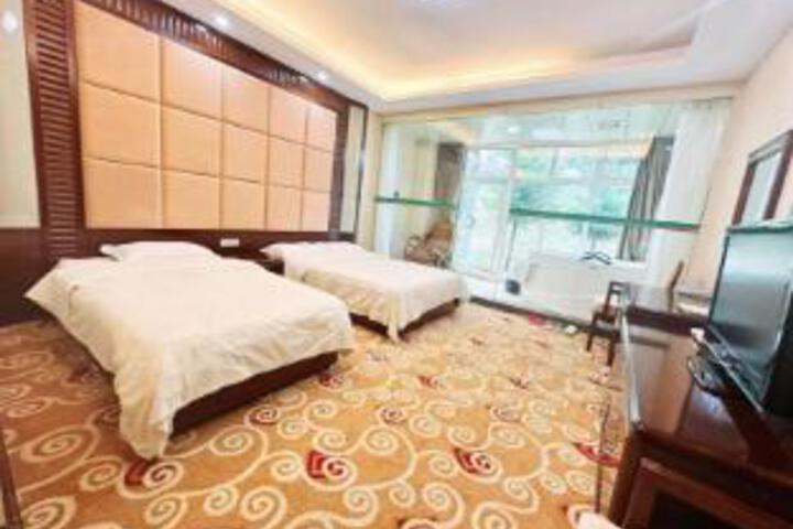 Room 6 of 7