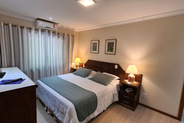 Room 32 of 64