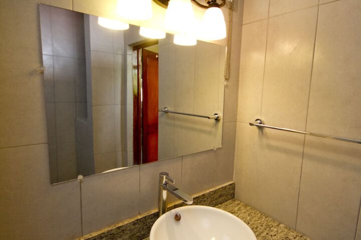 Room 9 of 26