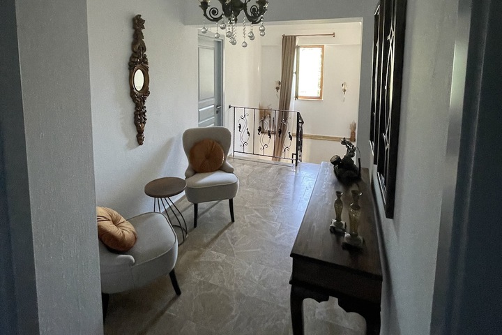 Room 45 of 93