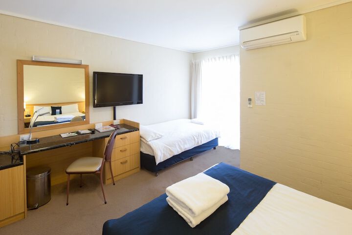Room 7 of 61