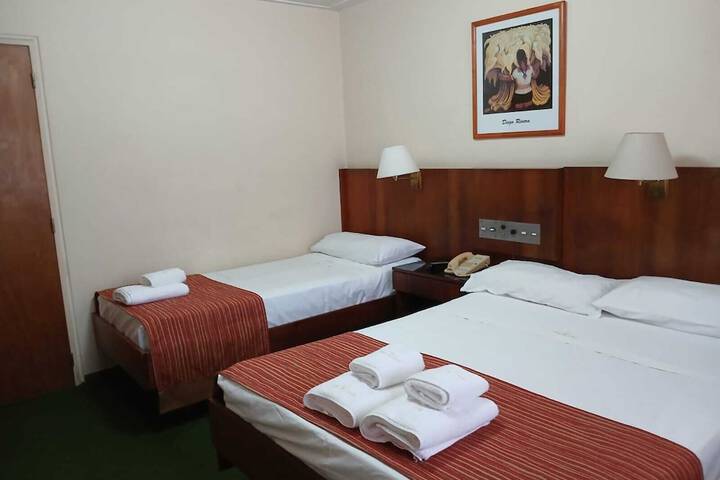 Room 5 of 18