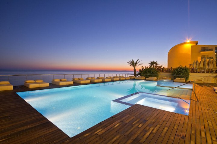 Pool 7 of 28