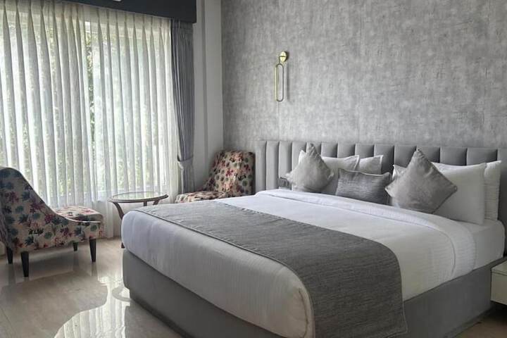 Room 12 of 22