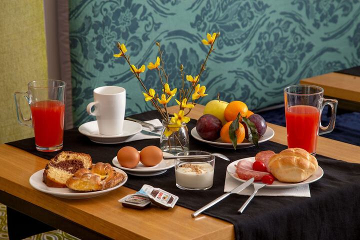 Breakfast area