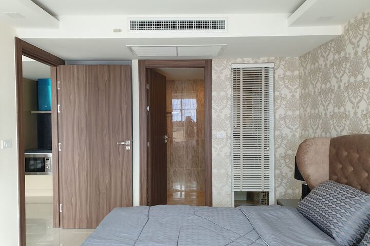 Room 3 of 12