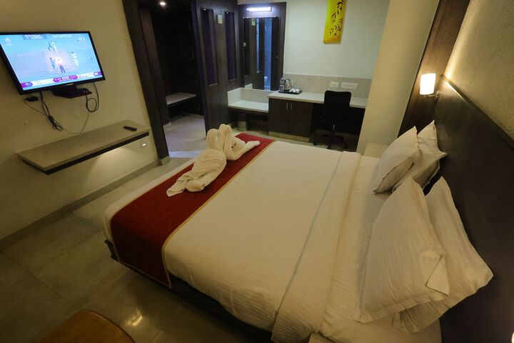 Room 7 of 19