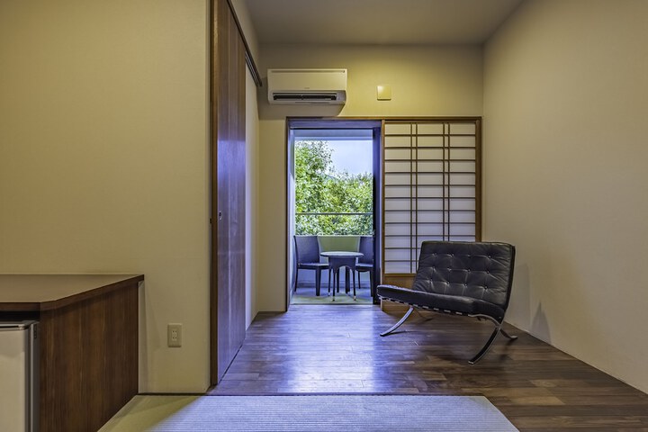 Room 13 of 43