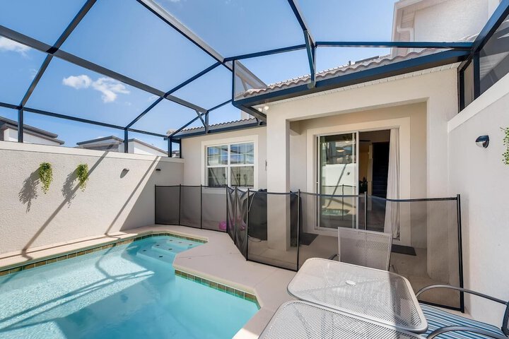 Pool 33 of 47