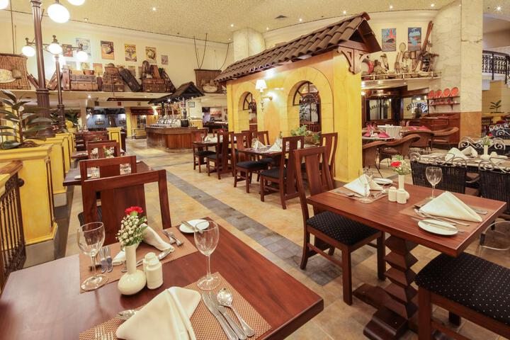 Dining 42 of 136